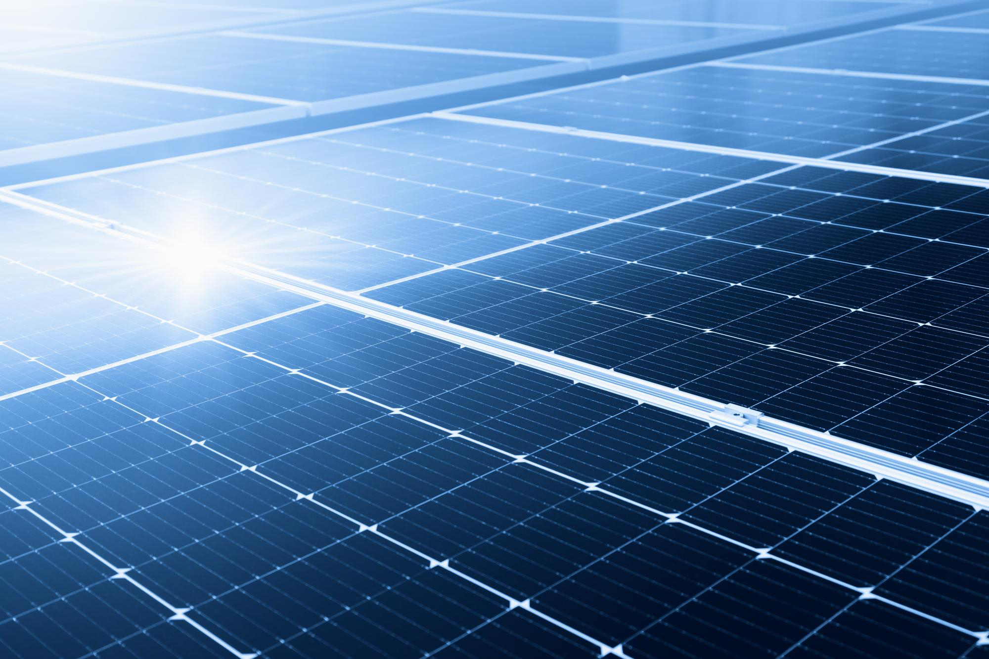 Perovskite-silicon tandem solar cell architecture showing high-efficiency solar layers